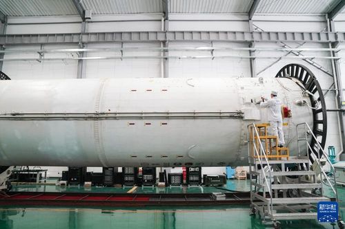 兩會(huì)影像直擊 電子科技領(lǐng)域技術(shù)開發(fā)，如何為新質(zhì)生產(chǎn)力注入強(qiáng)勁動(dòng)能